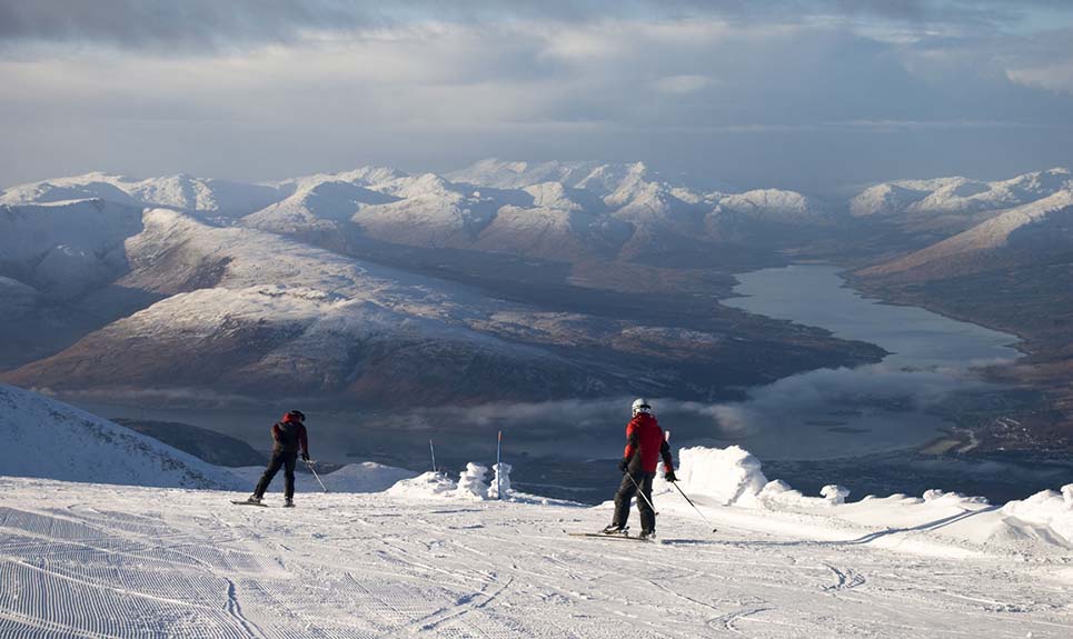 Unveiling Scotland’s All-Season Essentials: Masterful Packing Tips for Your Adventure