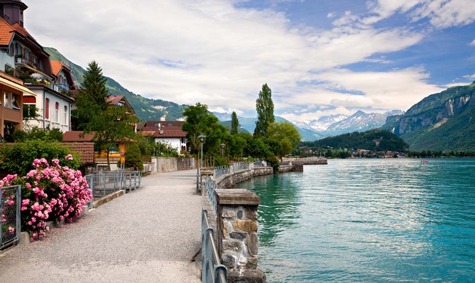 Wanderlust Chronicles: Unraveling Enchanting Switzerland – A Travel Blogger’s Tale