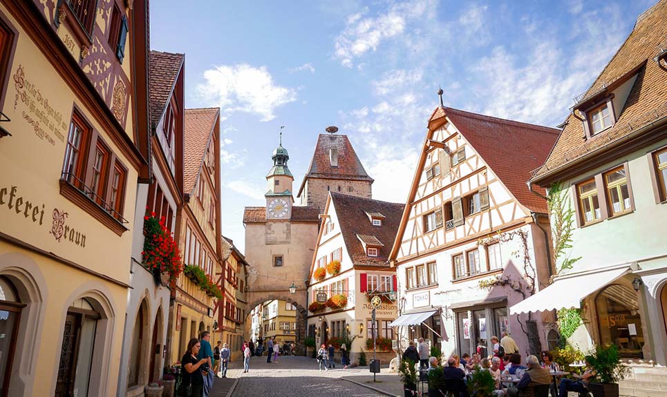 Attaining Your Ideal Escape: Revealing Extraordinary Flight Bargains to Germany